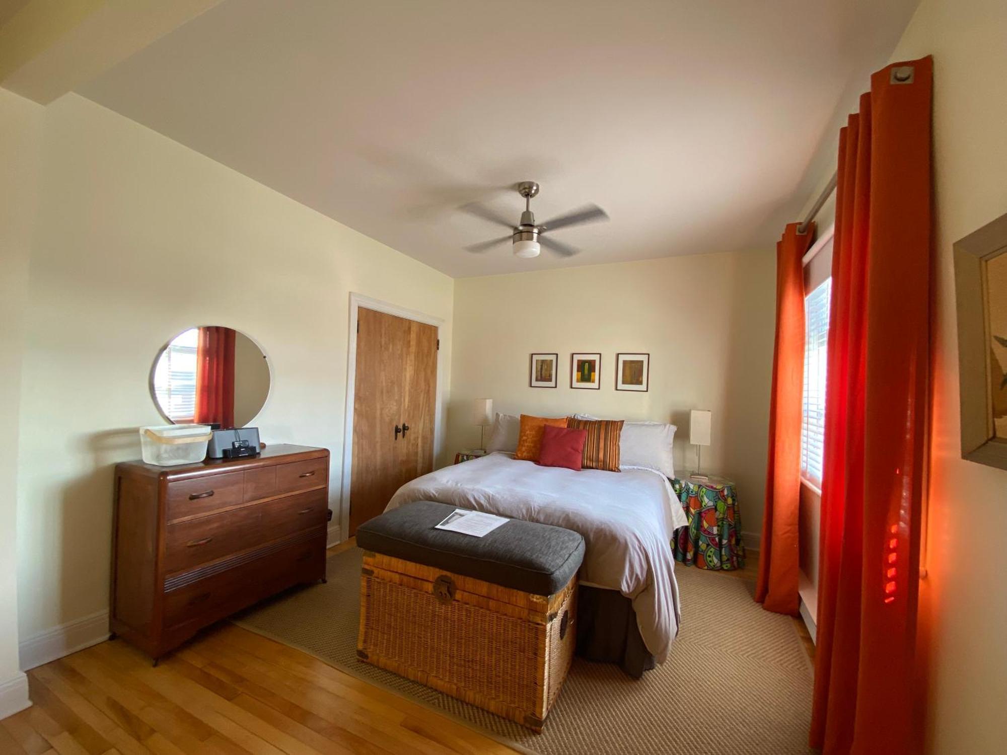 Les 3 Chambres Montreal Luaran gambar
